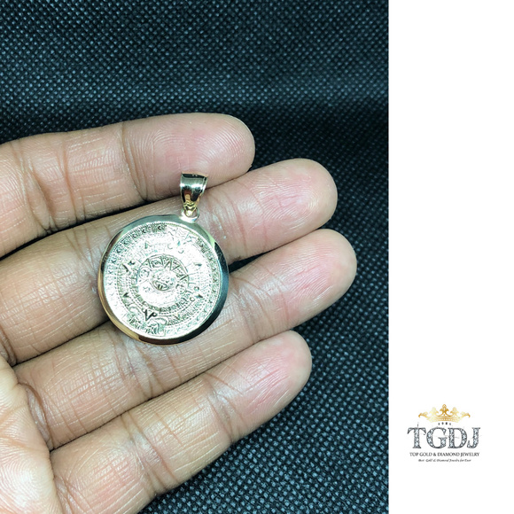 14k Solid Yellow Gold Aztec Calendar Pendant 27MM - Picture 4 of 6